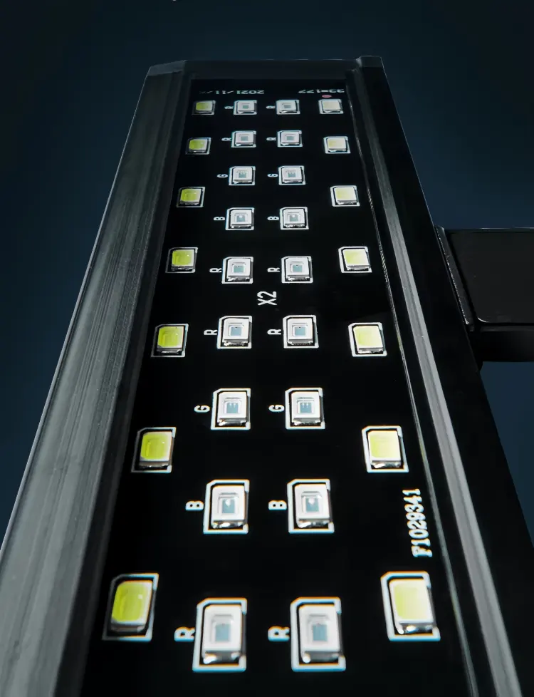 Four rows of high-brightness lamp beads